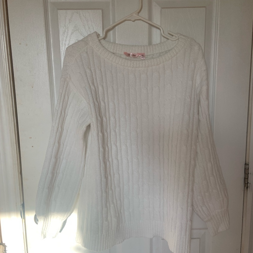 La Vie En Rose White Crew Neck Cable Knit Sweater